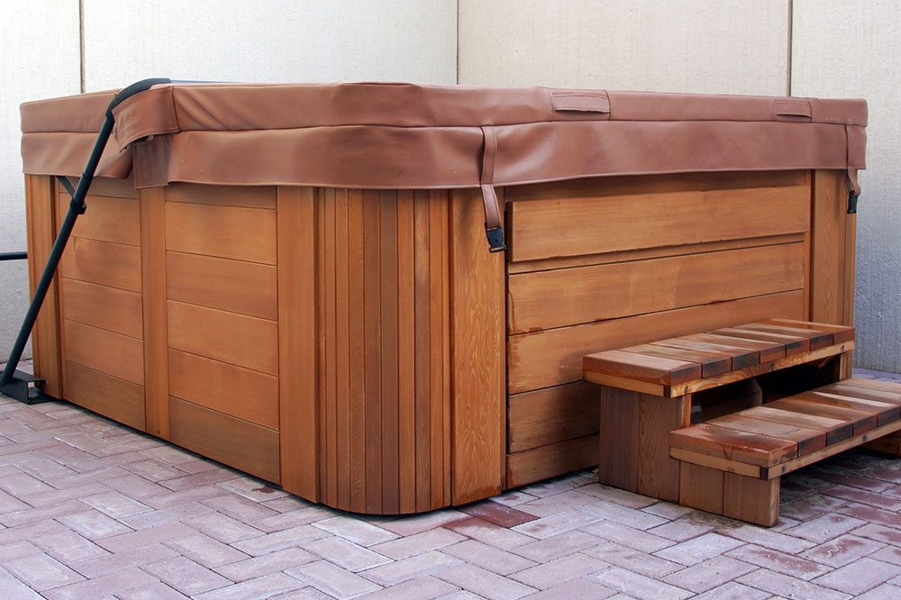 The Pros and Cons of Indoor and Outdoor Hot Tubs